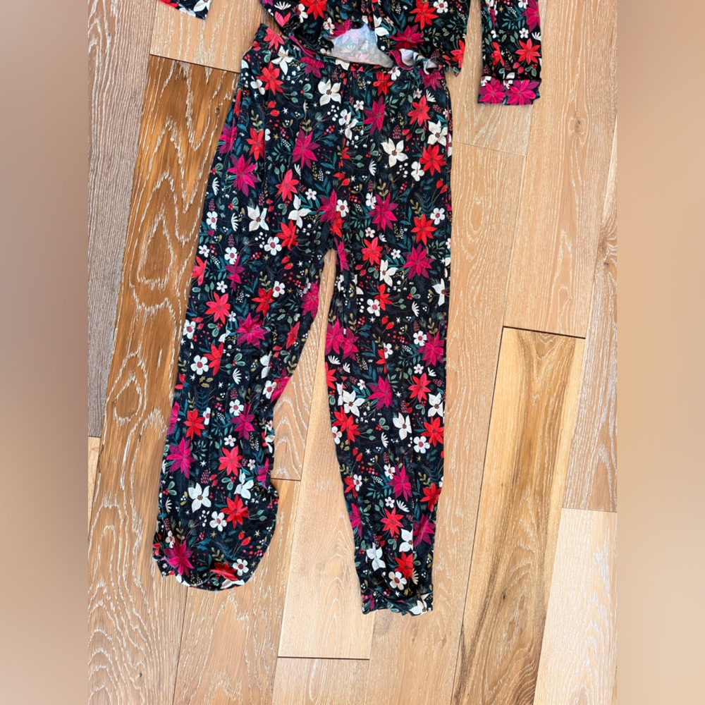 Little Sleepies LIMITED
EDITION Holiday Berry Merry Women's Pajamas outfit Small - Picture 4 of 12